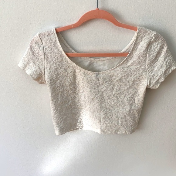 White crop top - Picture 2 of 2